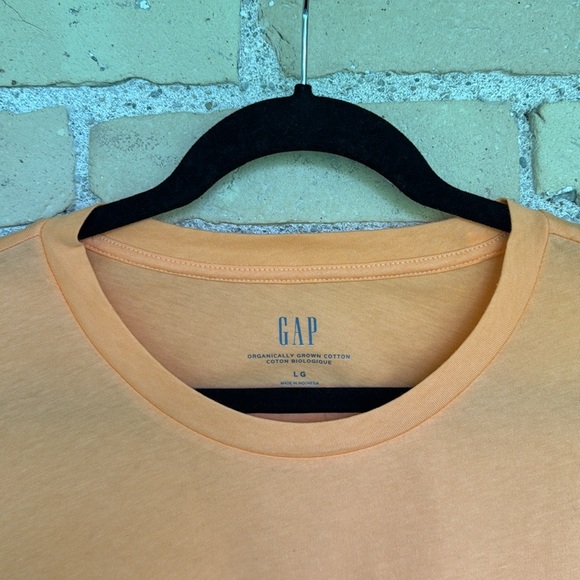 New GAP Orange Short Sleeve Tee - Picture 2 of 3